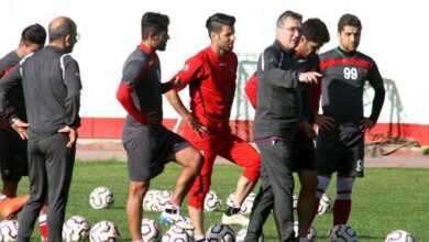 جريمه صد دلاری برای گفتگو تلفنی سرخپوشان موقع تمرين
