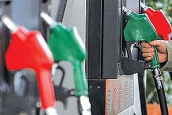 بهبود نظام توزیع بنزین و کاهش قاچاق با اجرای طرح ساماندهی کارت‌های سوخت