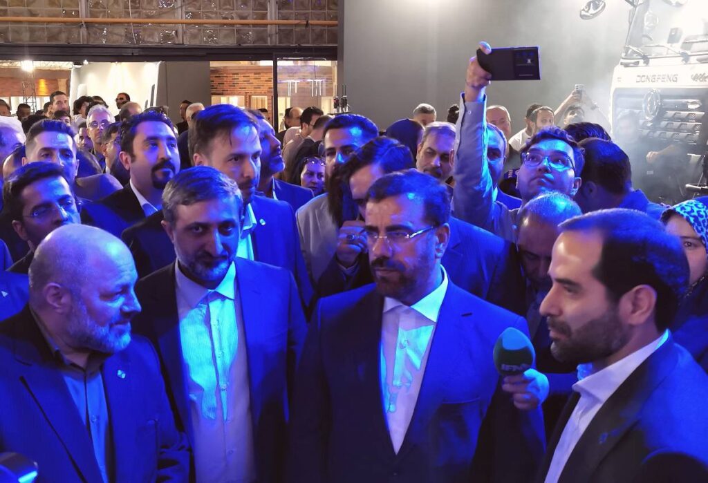 نمایشگاه خودرو شیراز؛ ویترین دستاوردها و دورنمای توسعه خودروسازی 3 نمایشگاه خودرو شیراز؛ ویترین دستاوردها و دورنمای توسعه خودروسازی