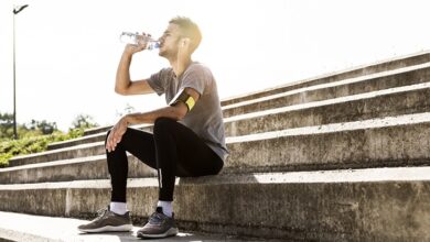 چه کسانی به نوشیدنی الکترولیتی نیاز دارند؟