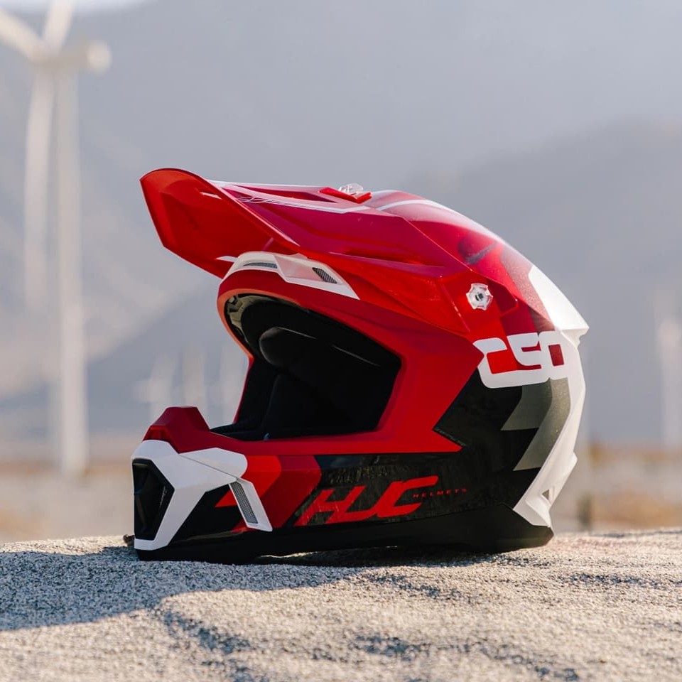 لوازم موتور کراس | راهنمای خرید تجهیزات حرفه ای آفرود 3 ویژگی های فروشگاه تخصصی برای خرید لوازم موتور کراس