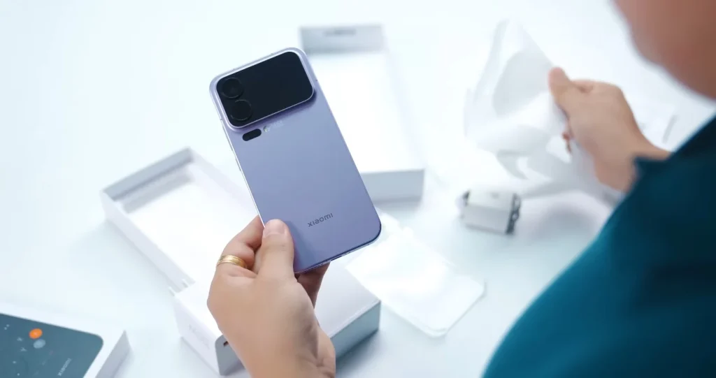 شیائومی ۱۷ پرو مکس؛ رقیب سرسخت اپل با دو نمایشگر و دوربین لایکا