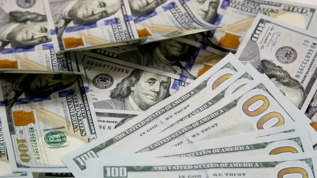 چرا دلار دوباره به پرواز درآمد؟
