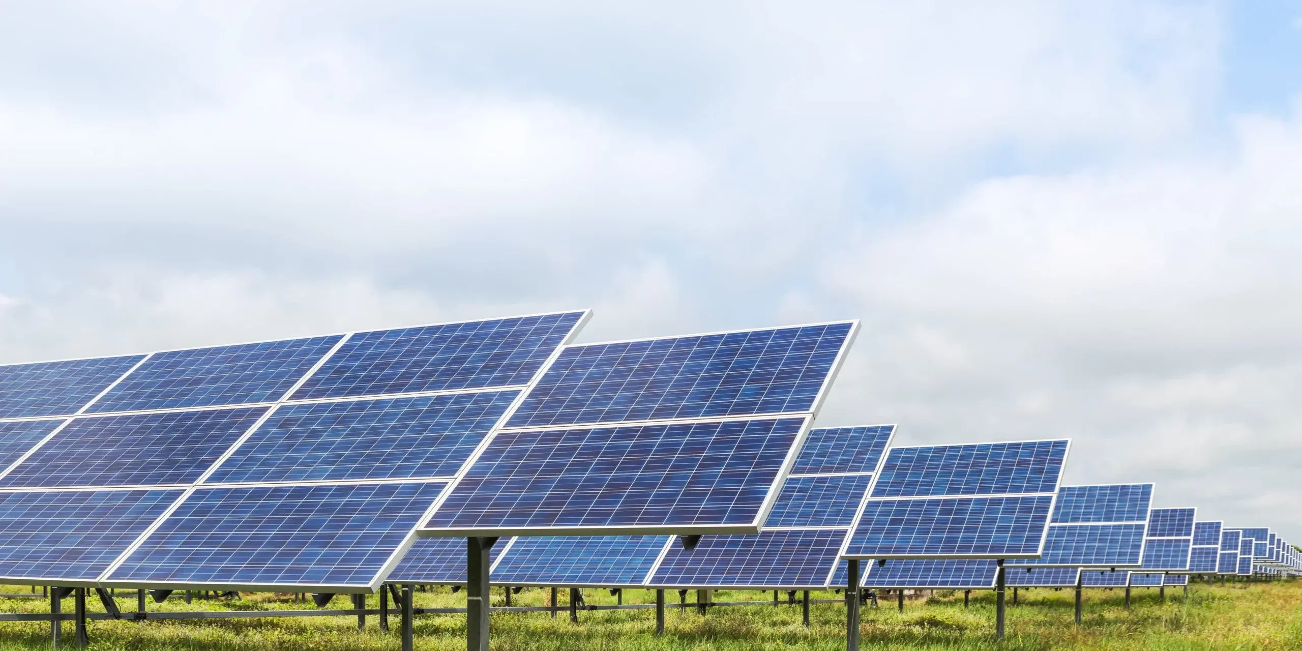 پولسازی از پشتبام خانهها 1 نلهای خورشیدی روی پشتبام خانههای مسکونی