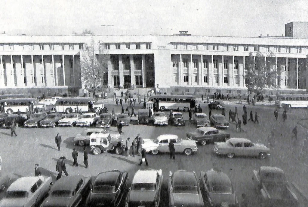 شعبه بازار بانک ملی ایران