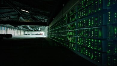 سختی استخراج بیتکوین باز هم بالا میرود؛ رقابت داغتر شد 3 مزرعه استخراج بیتکوین