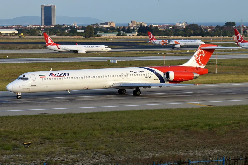 هواپیمای مکدانل داگلاس MD-83 ایرلاین آتا با ثبت ایران
