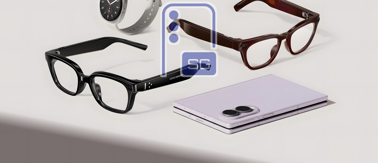 عینک هوشمند سامسونگ مبتنی بر اندروید XR کنار گوشی